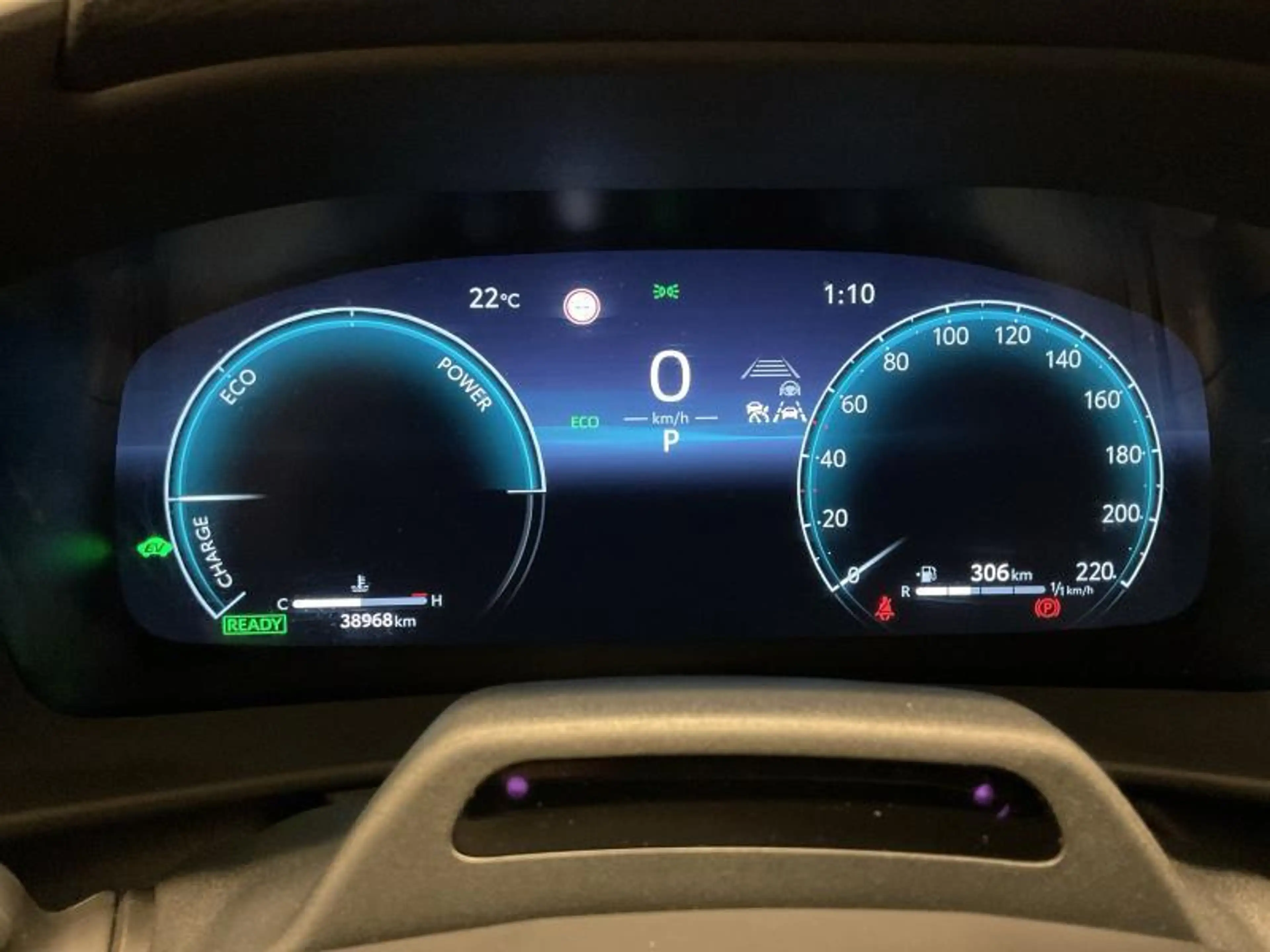 Toyota C-HR PREMIUM + LUXURY PACK — photo 12