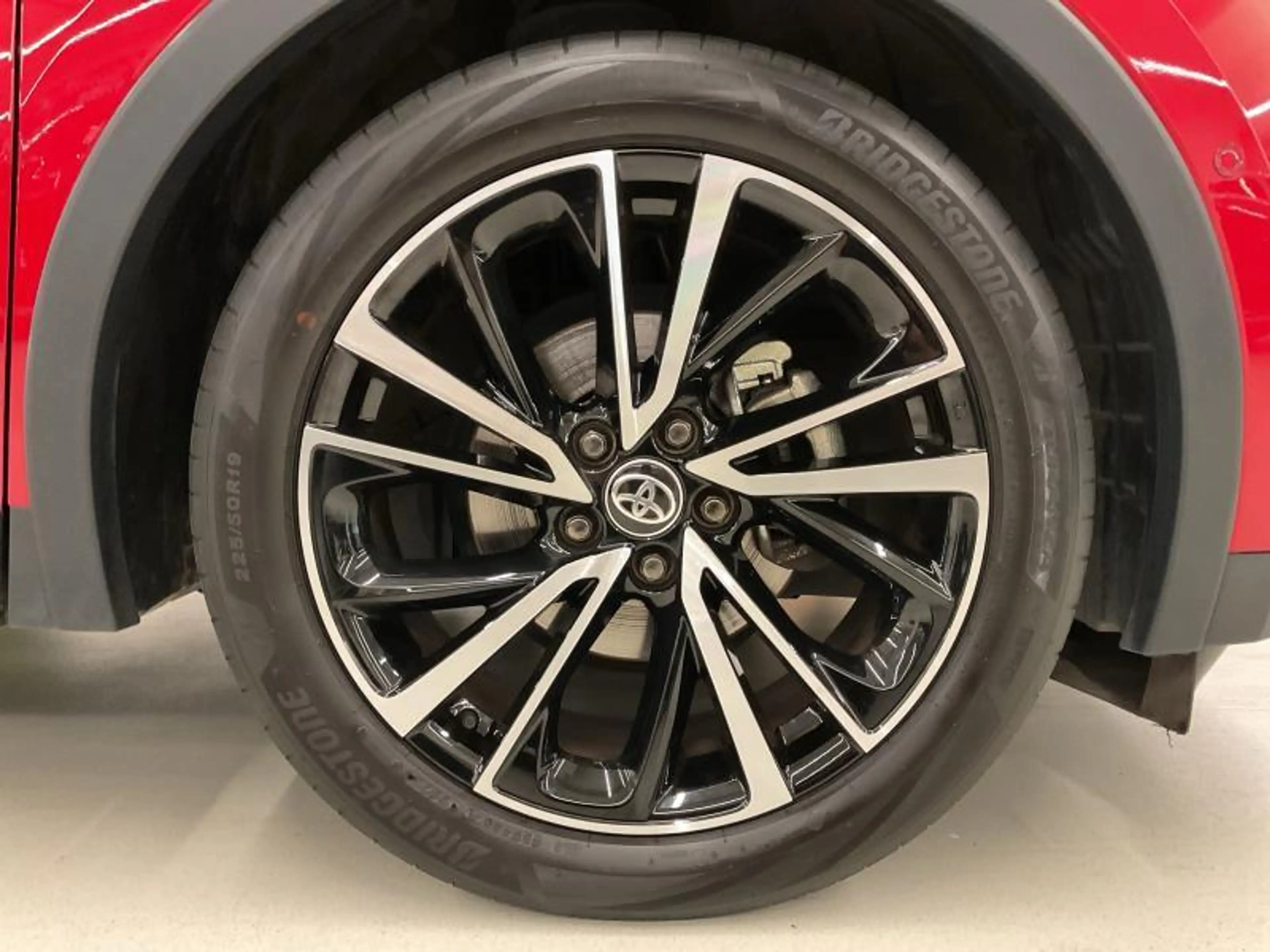 Toyota C-HR PREMIUM + LUXURY PACK — photo 13
