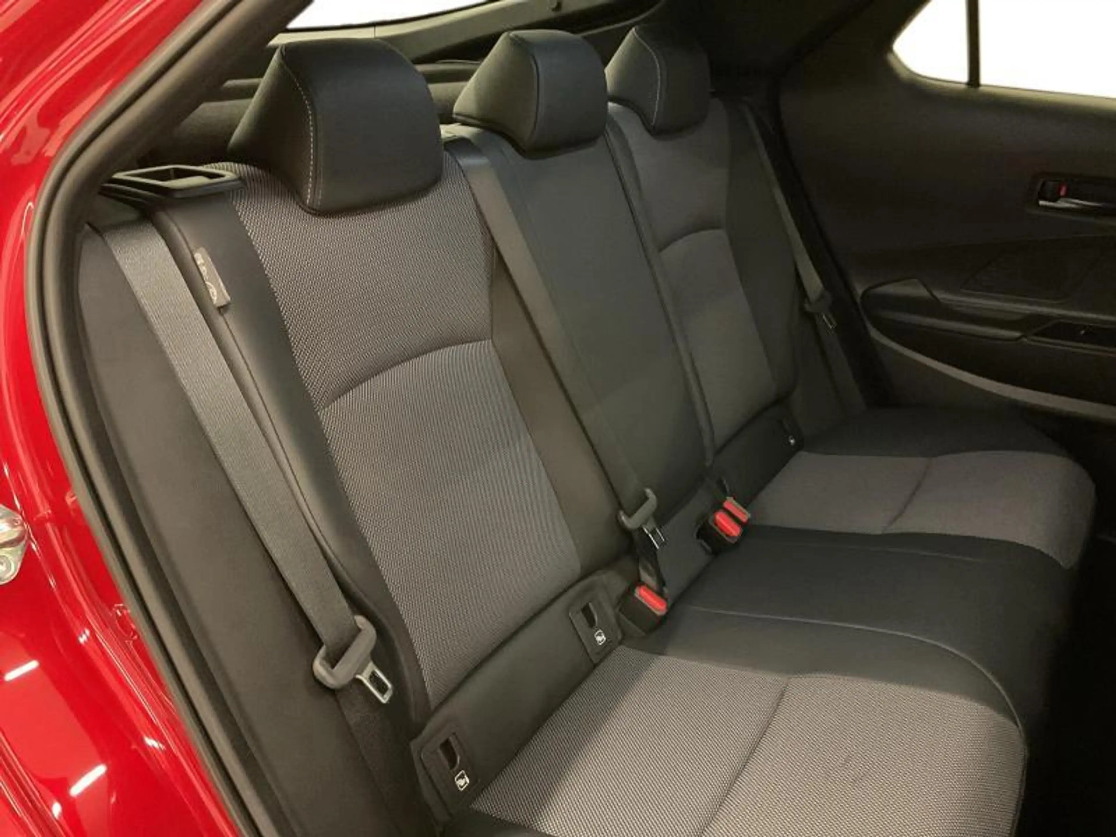 Toyota C-HR PREMIUM + LUXURY PACK — photo 10
