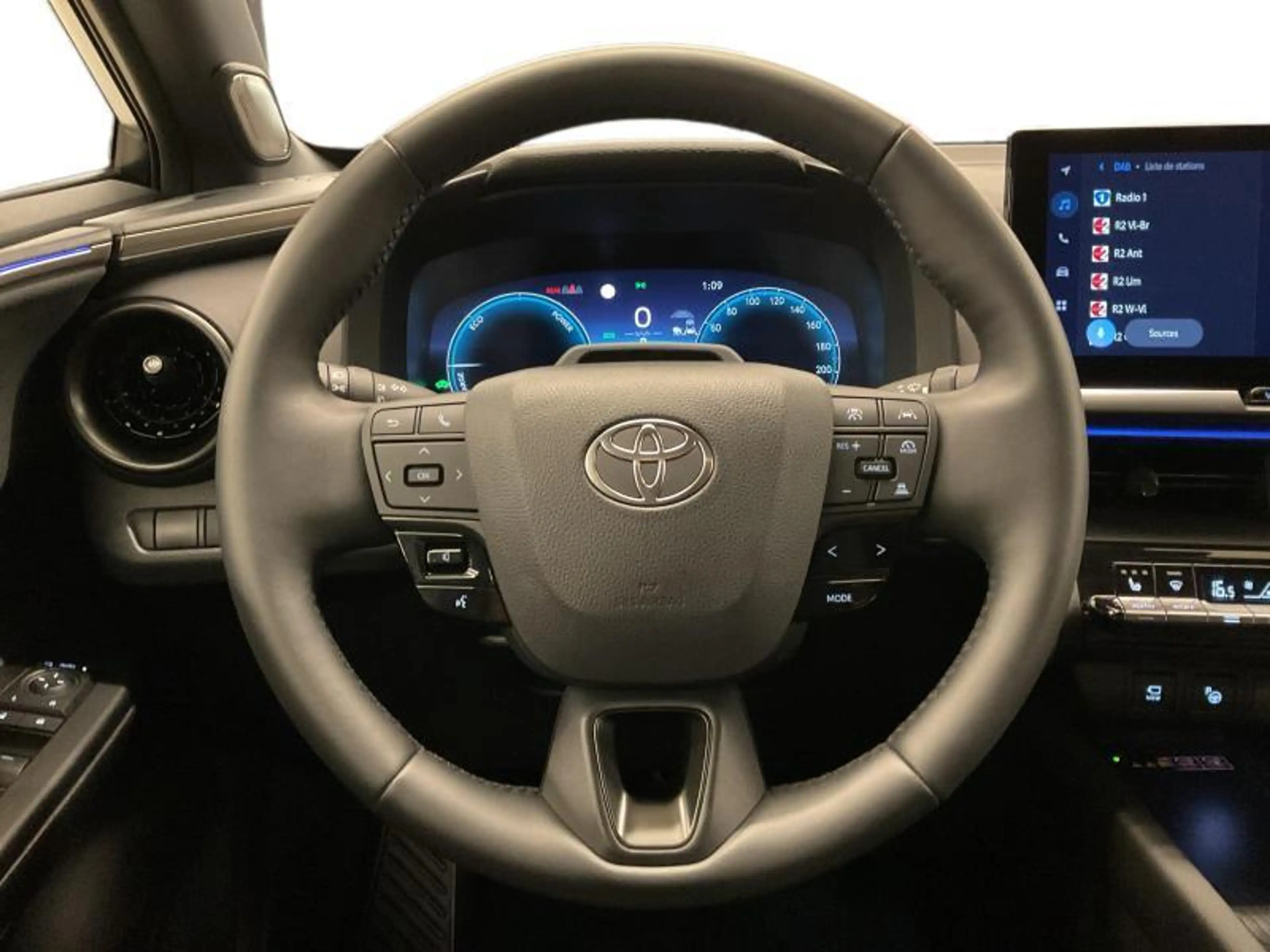 Toyota C-HR PREMIUM + LUXURY PACK — photo 8