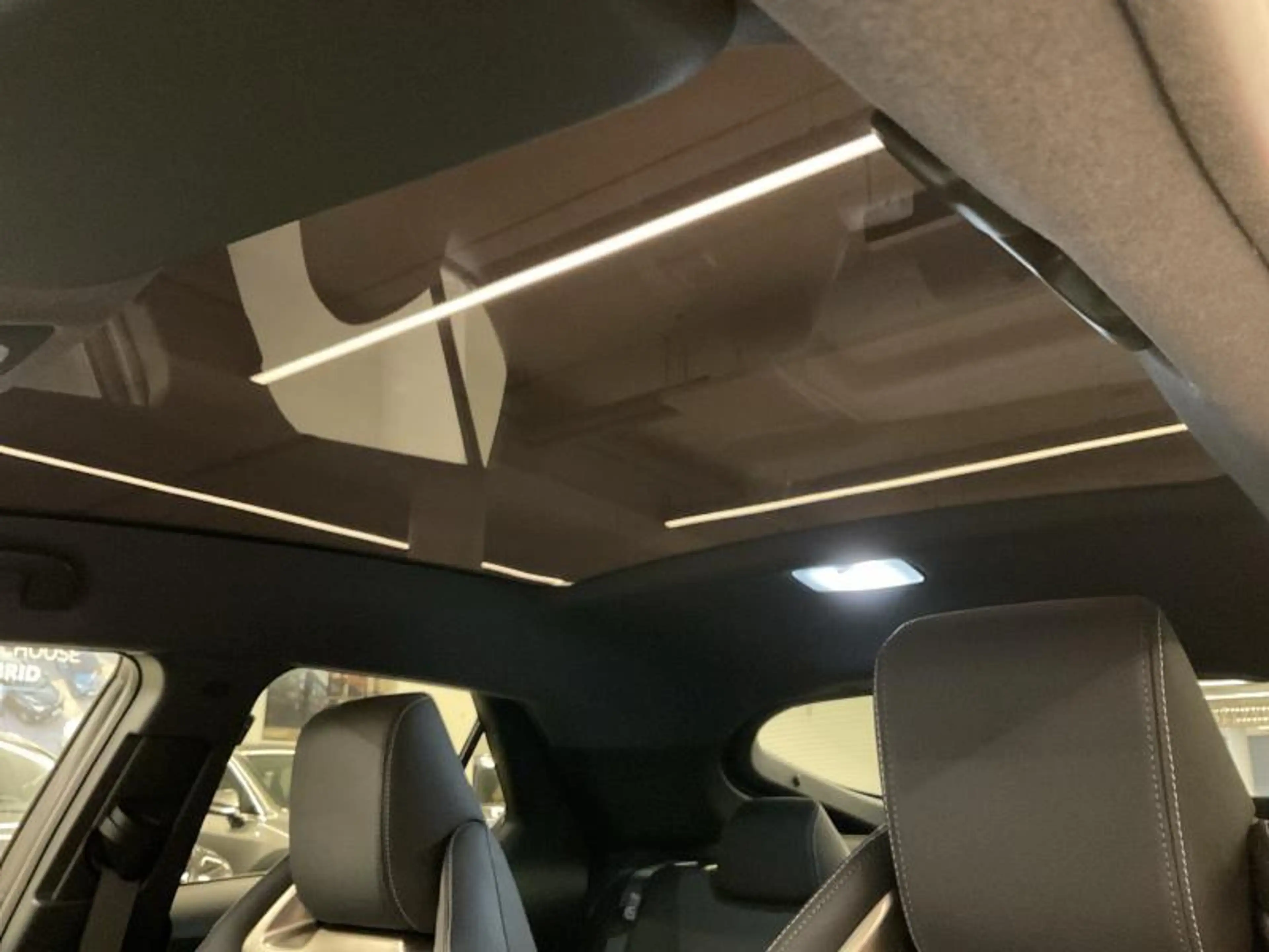 Toyota C-HR PREMIUM + LUXURY PACK — photo 27