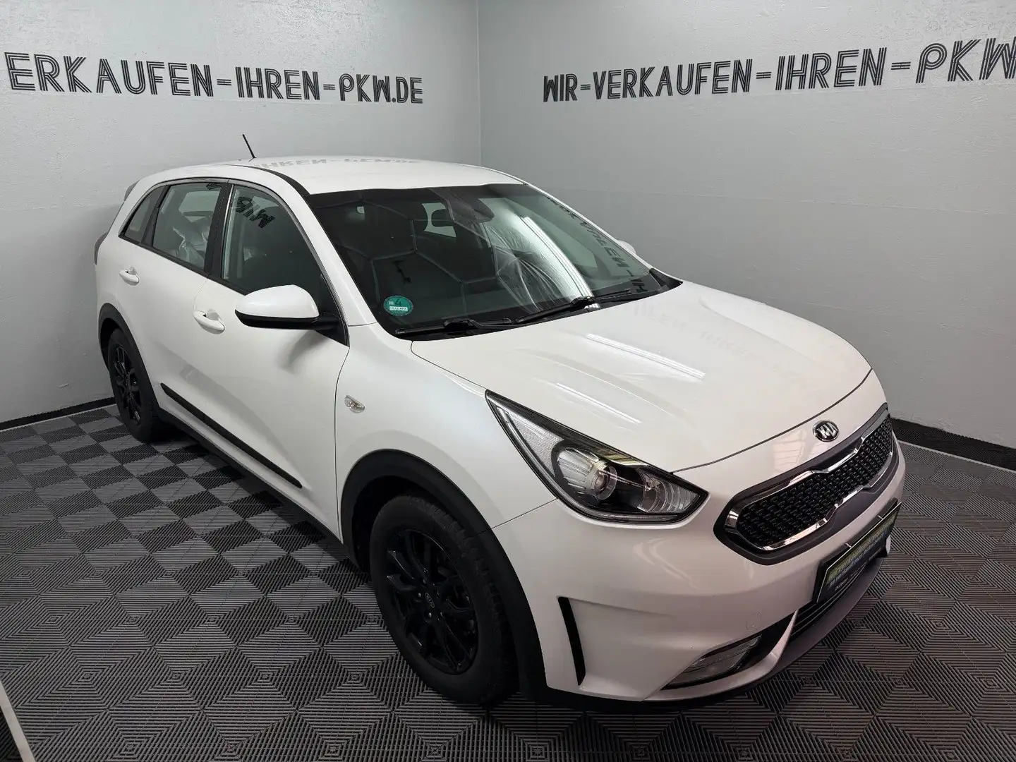 Kia Niro 1.6 Edition 7 TÜV 09.27 8x Räder GARANTIE Weiß - 2