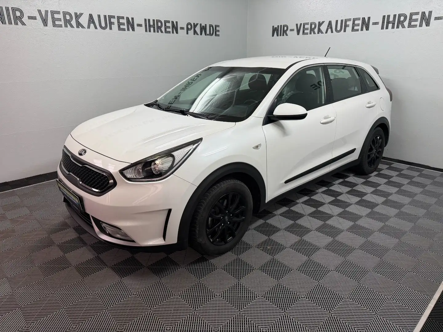 Kia Niro 1.6 Edition 7 TÜV 09.27 8x Räder GARANTIE Weiß - 1
