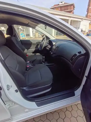 Hyundai I30 view 3