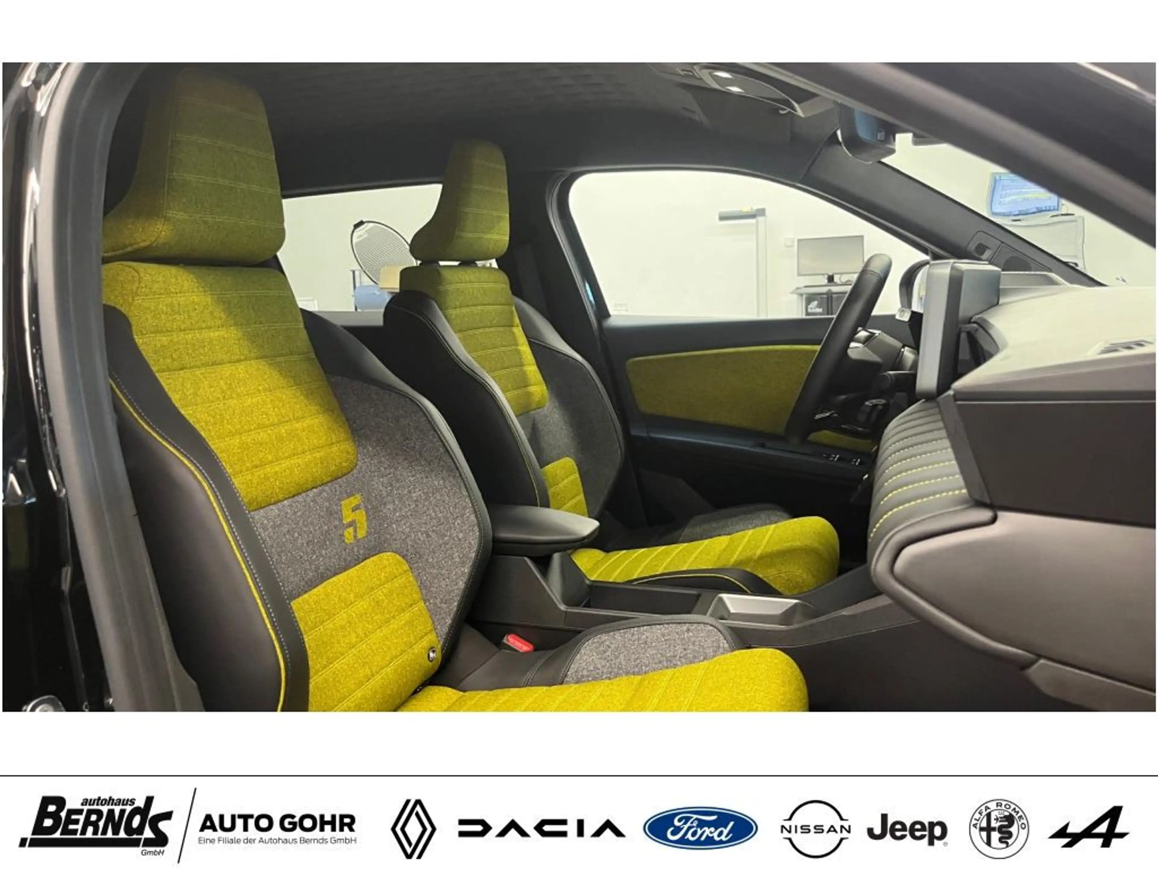 Renault R 5 E-Tech Iconic Five 150 Comfort HiFi CarPlay EasyP. — photo 3