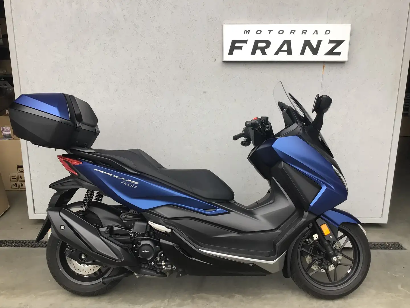 Honda Forza 350 mit originalem Honda Top-Case ! ! ! Bleu - 1