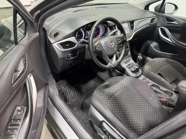 Opel Astra view 10