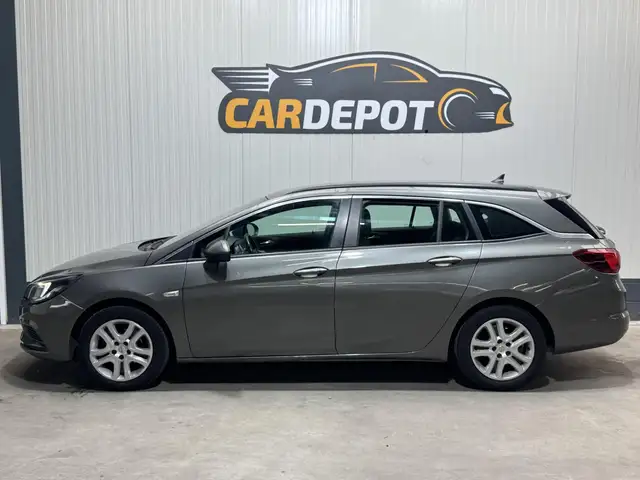 Opel Astra view 8