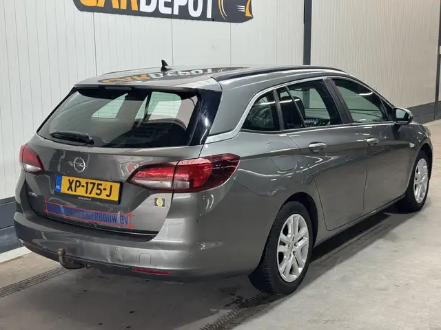 Opel Astra view 5