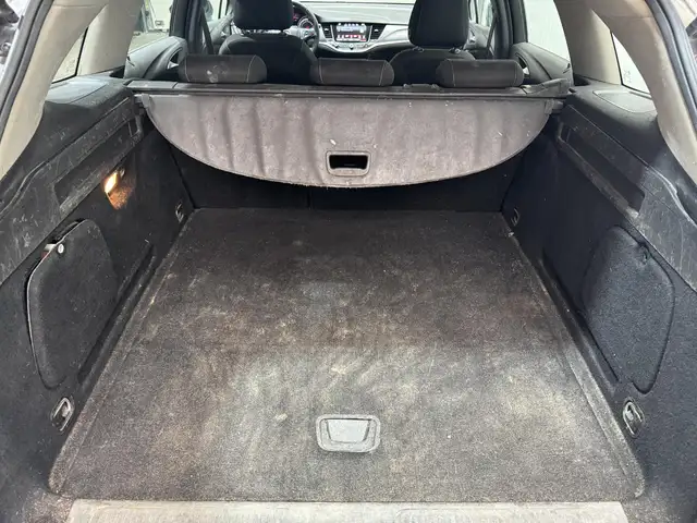 Opel Astra view 9