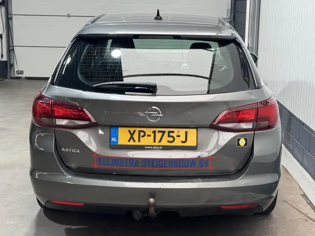 Opel Astra view 6