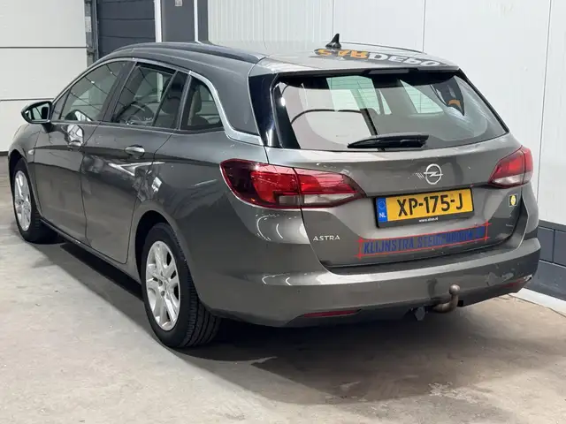 Opel Astra view 7
