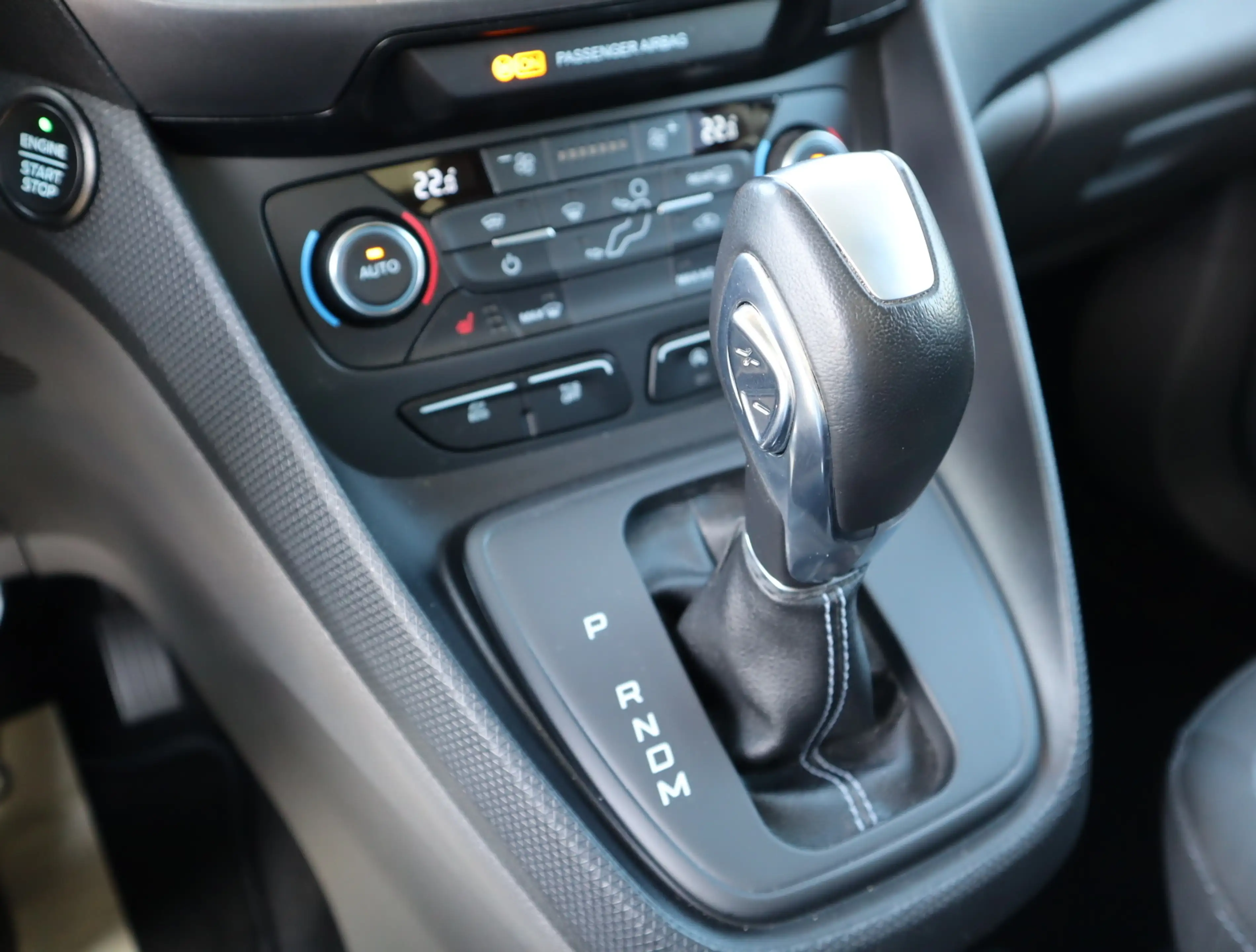 Ford Tourneo Connect 1.5 TDCi Grand Active S/S — photo 14