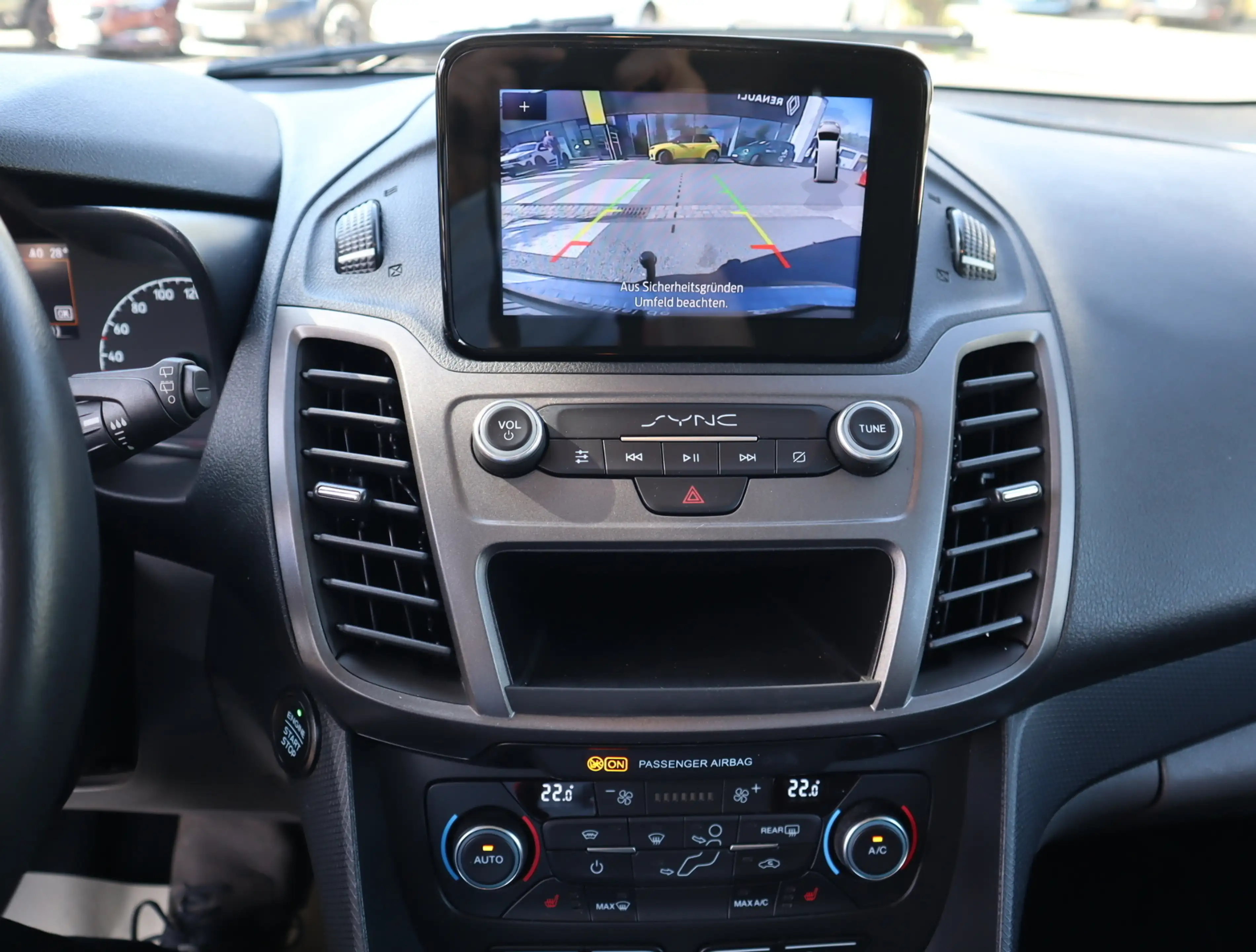 Ford Tourneo Connect 1.5 TDCi Grand Active S/S — photo 13