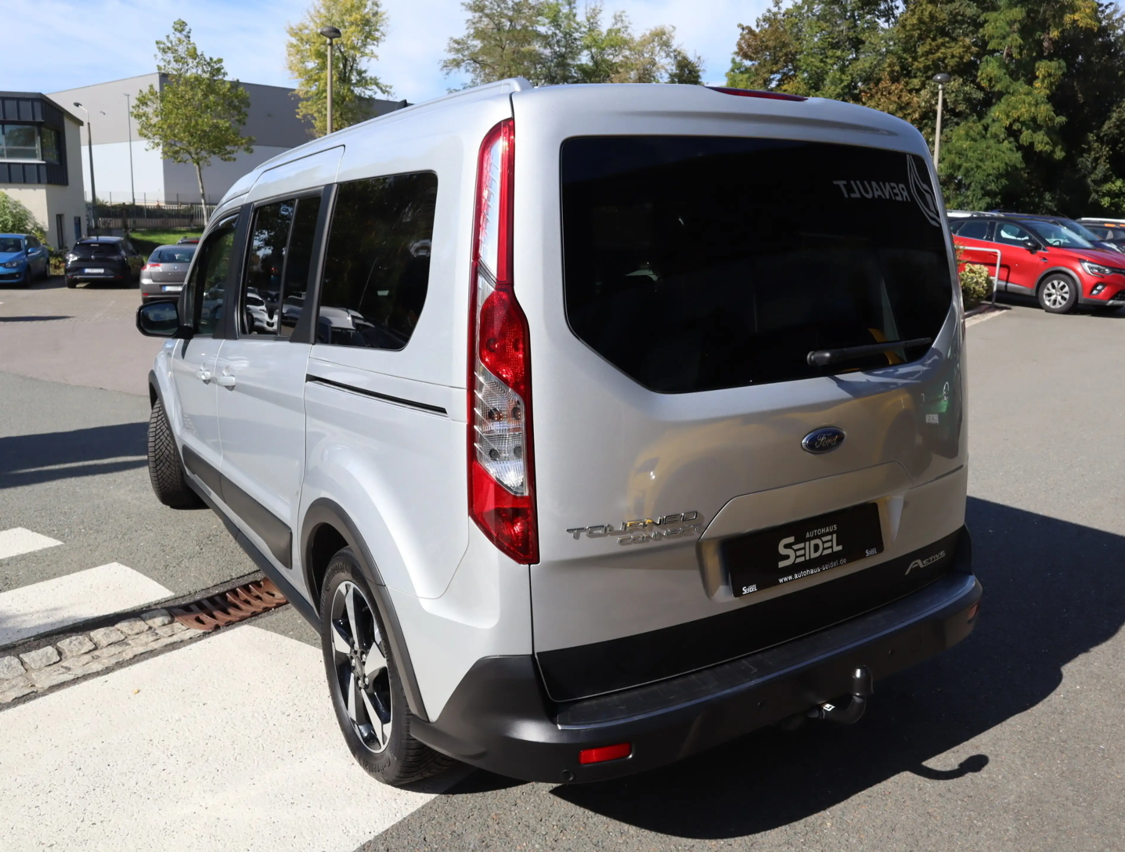 Ford Tourneo Connect 1.5 TDCi Grand Active S/S — photo 3