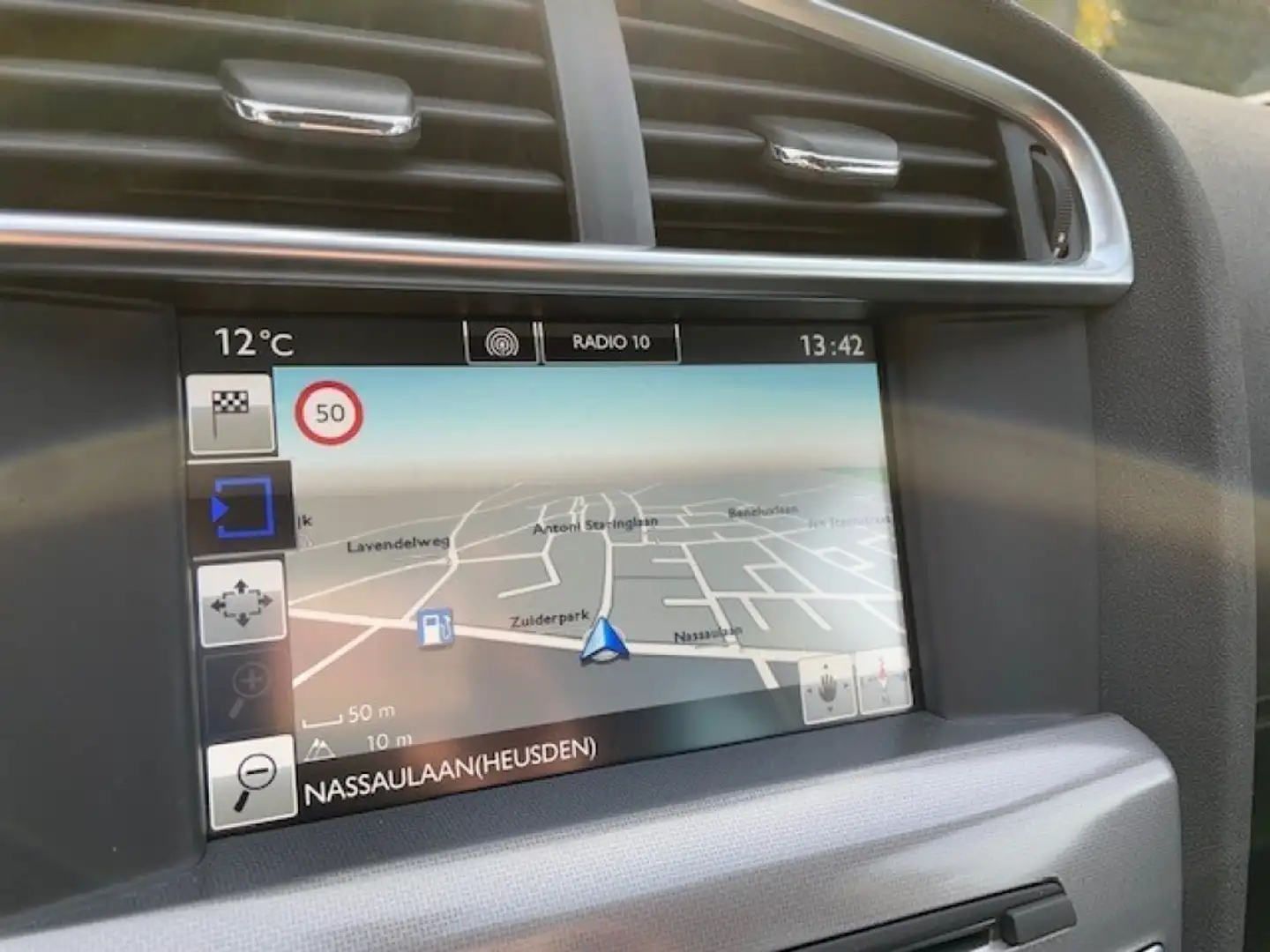 Citroen C4 1.2 Navigatie PDC parkeerhulp ECC Airco Multimedia Wit - 2