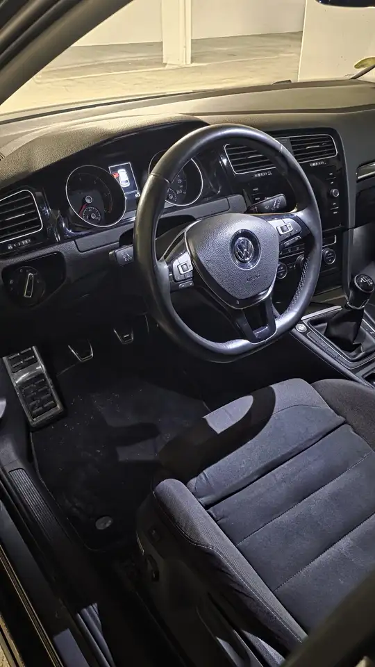 Volkswagen Golf Standard Model — photo 10
