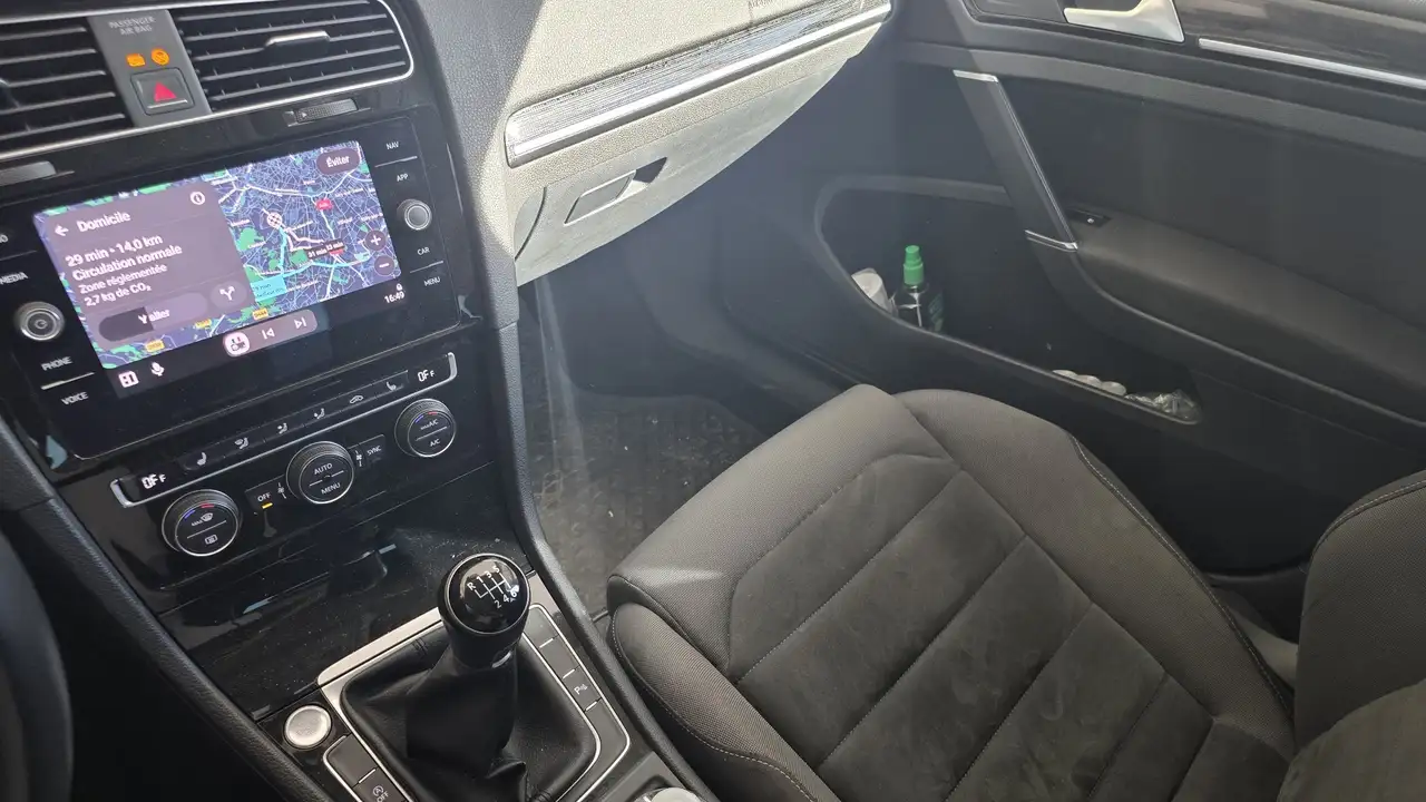 Volkswagen Golf Standard Model — photo 13
