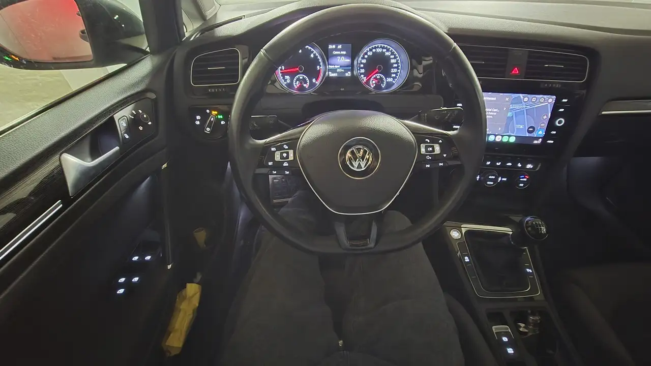 Volkswagen Golf Standard Model — photo 8
