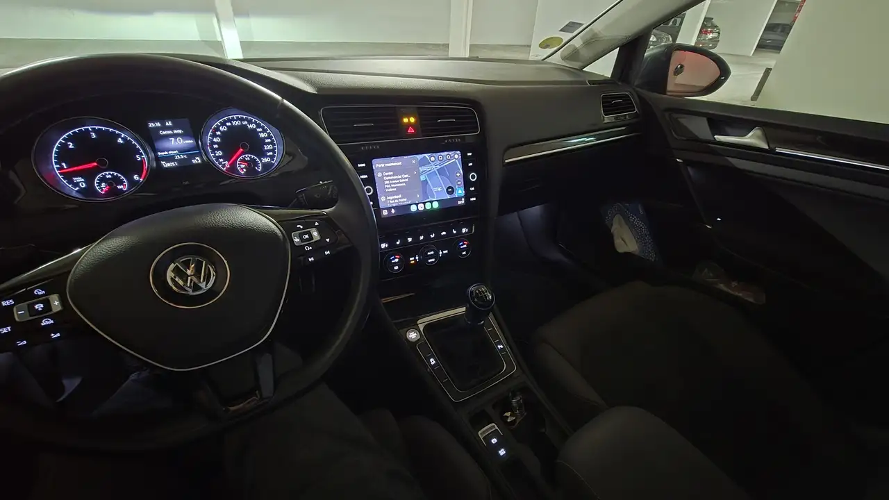 Volkswagen Golf Standard Model — photo 9