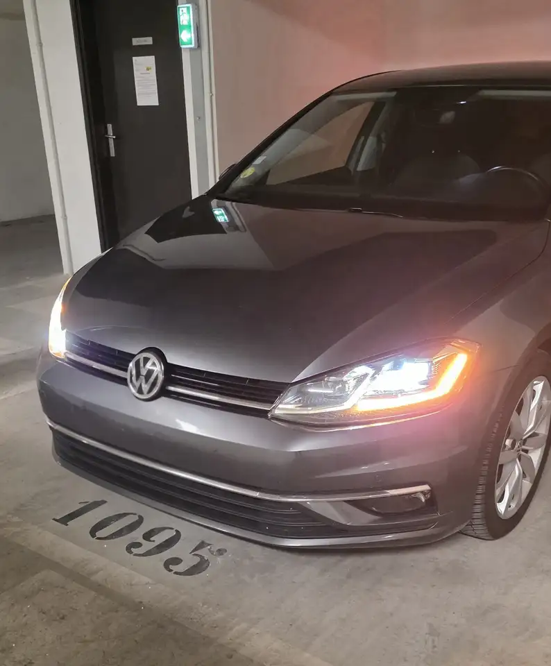 Volkswagen Golf Standard Model — photo 3