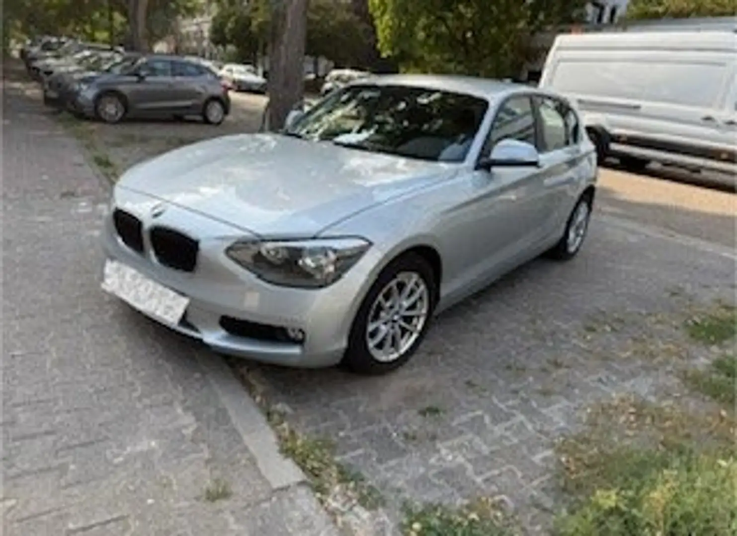 BMW 118 118d Aut. Srebrny - 1