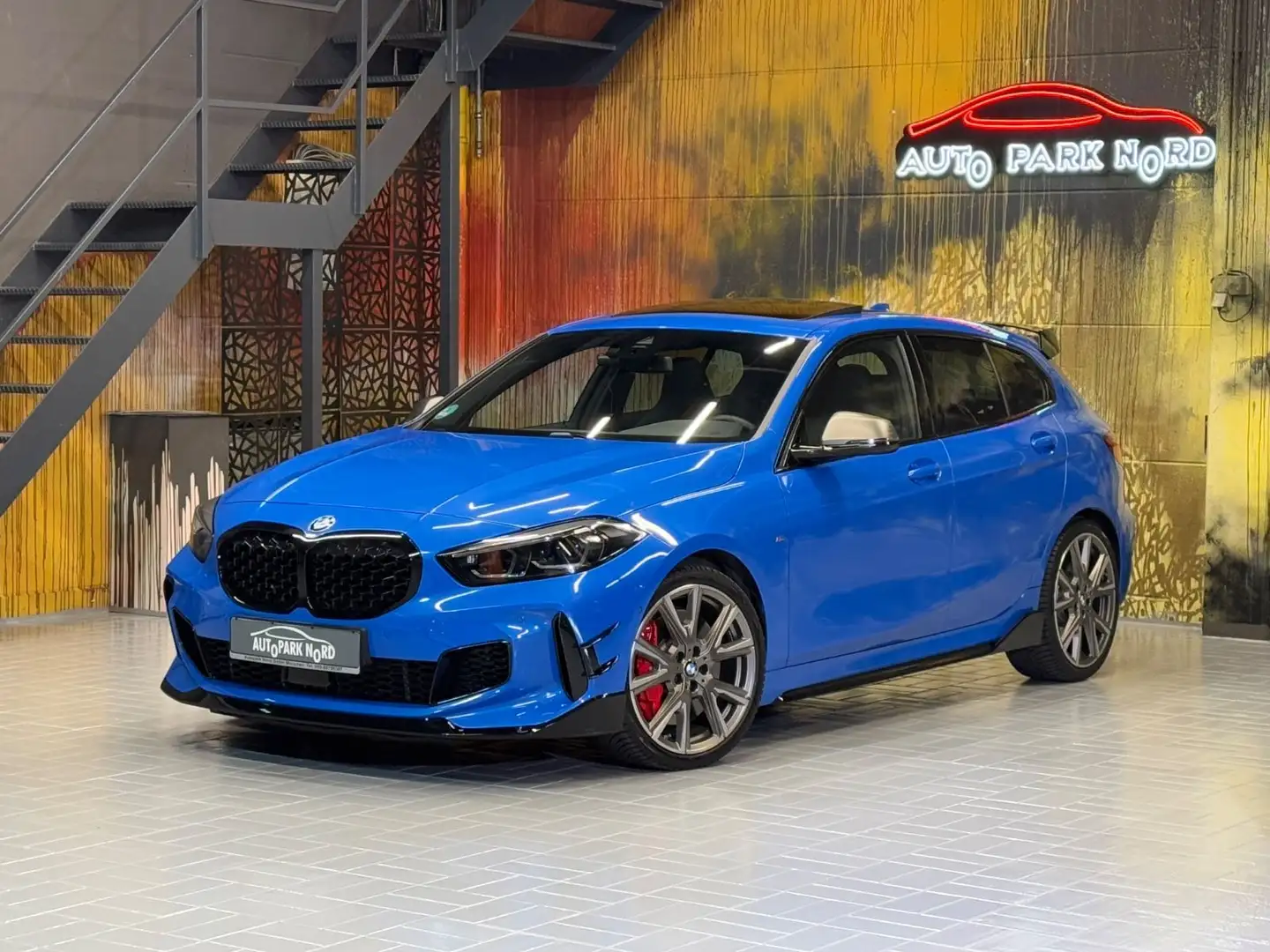 BMW 135 i xDrive~M-SPORT PRO-PANO~LEDER~ LED~KAMERA Albastru - 1