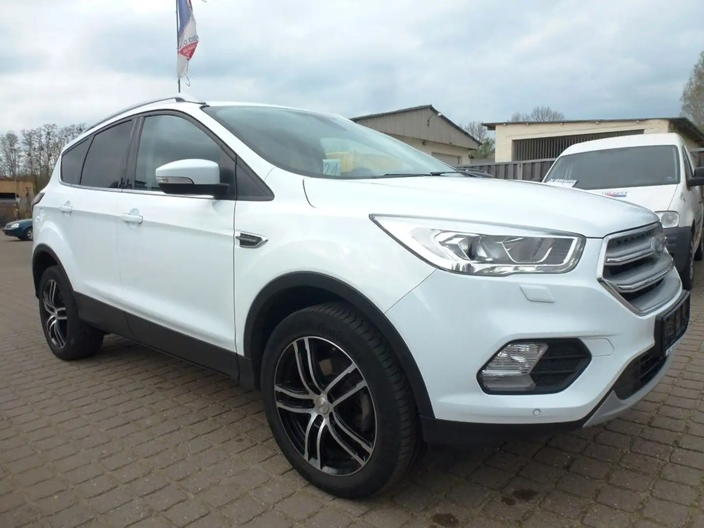 Ford Kuga Cool&Connect TOP ZUSTAND !!! Weiß - 1