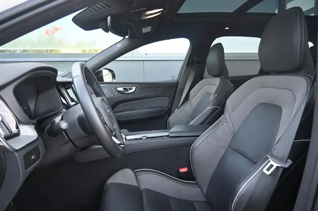 Volvo XC60 view 10
