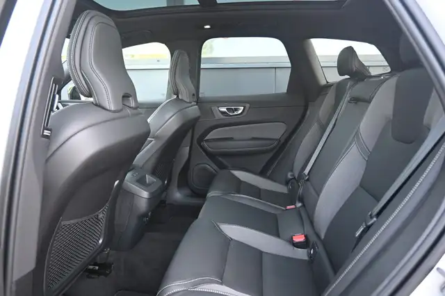 Volvo XC60 view 14
