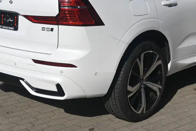 Volvo XC60 view 5
