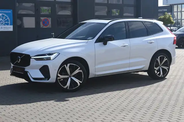 Volvo XC60 main image