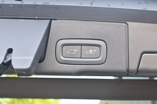 Volvo XC60 view 7