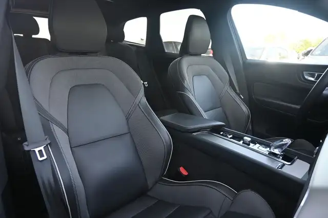 Volvo XC60 view 13