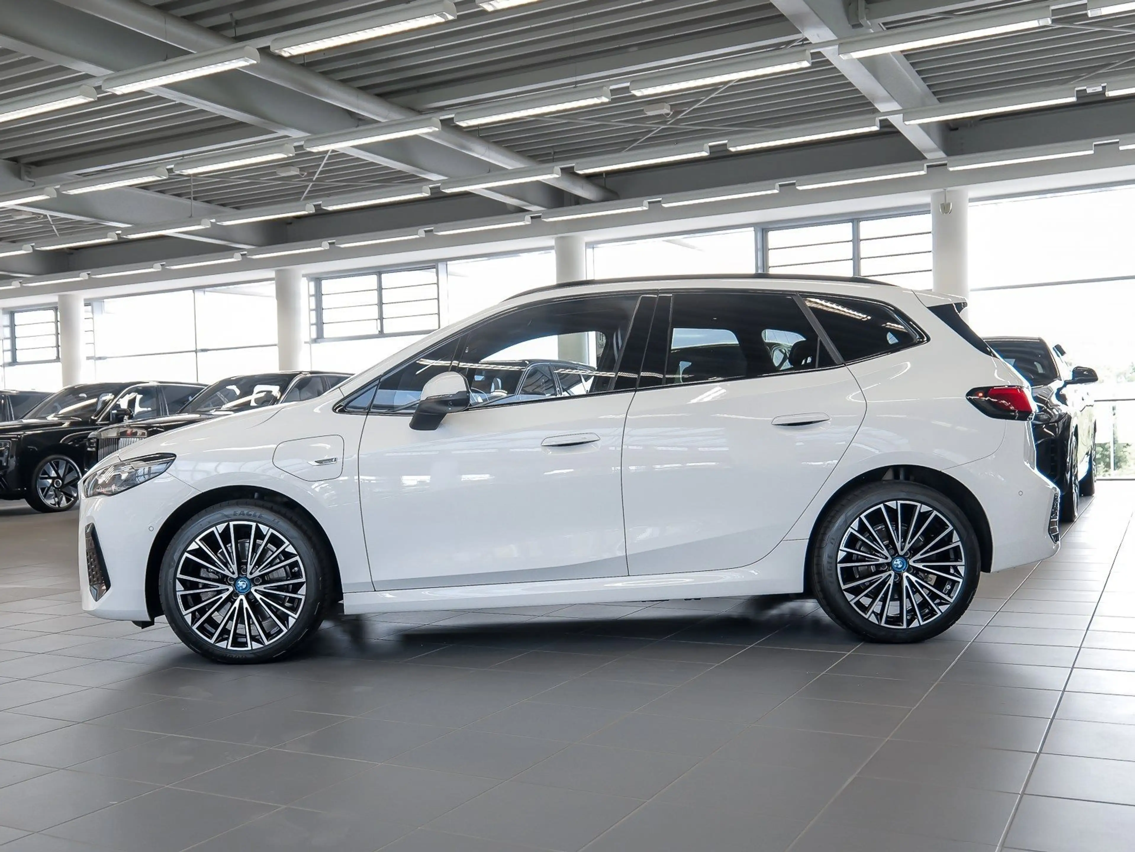 BMW 230 e xDrive M Sport HUD PANO ACC AHK RFK NAVI — photo 10