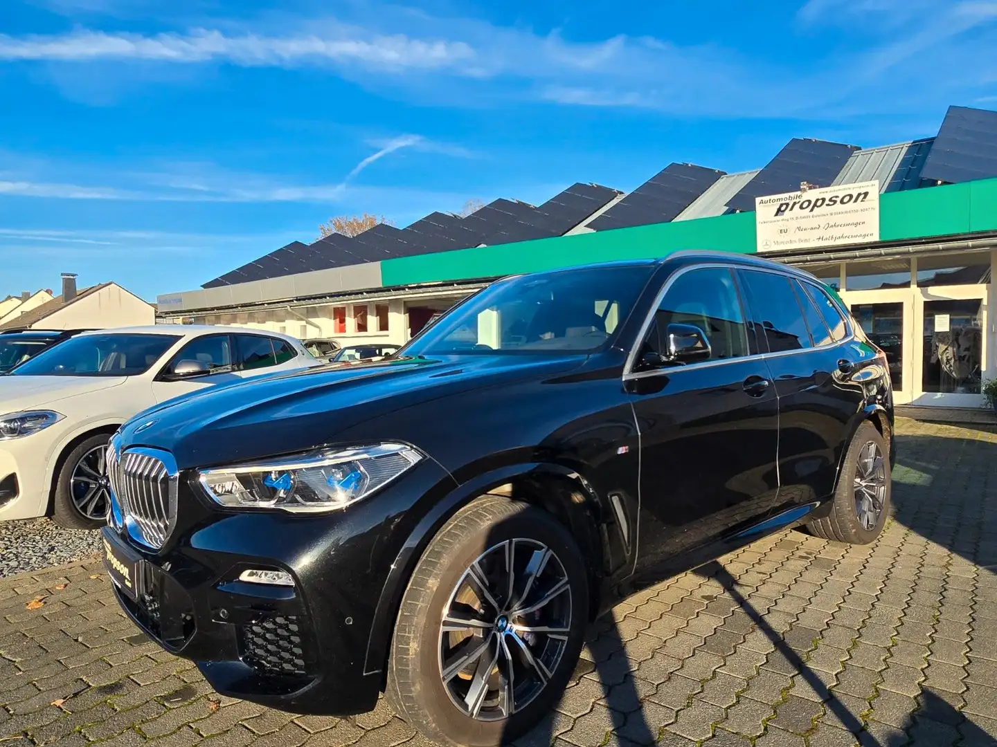BMW X5 xDrive 40 i M Sport DAP HUD LASER PANO MASSAG Schwarz - 1