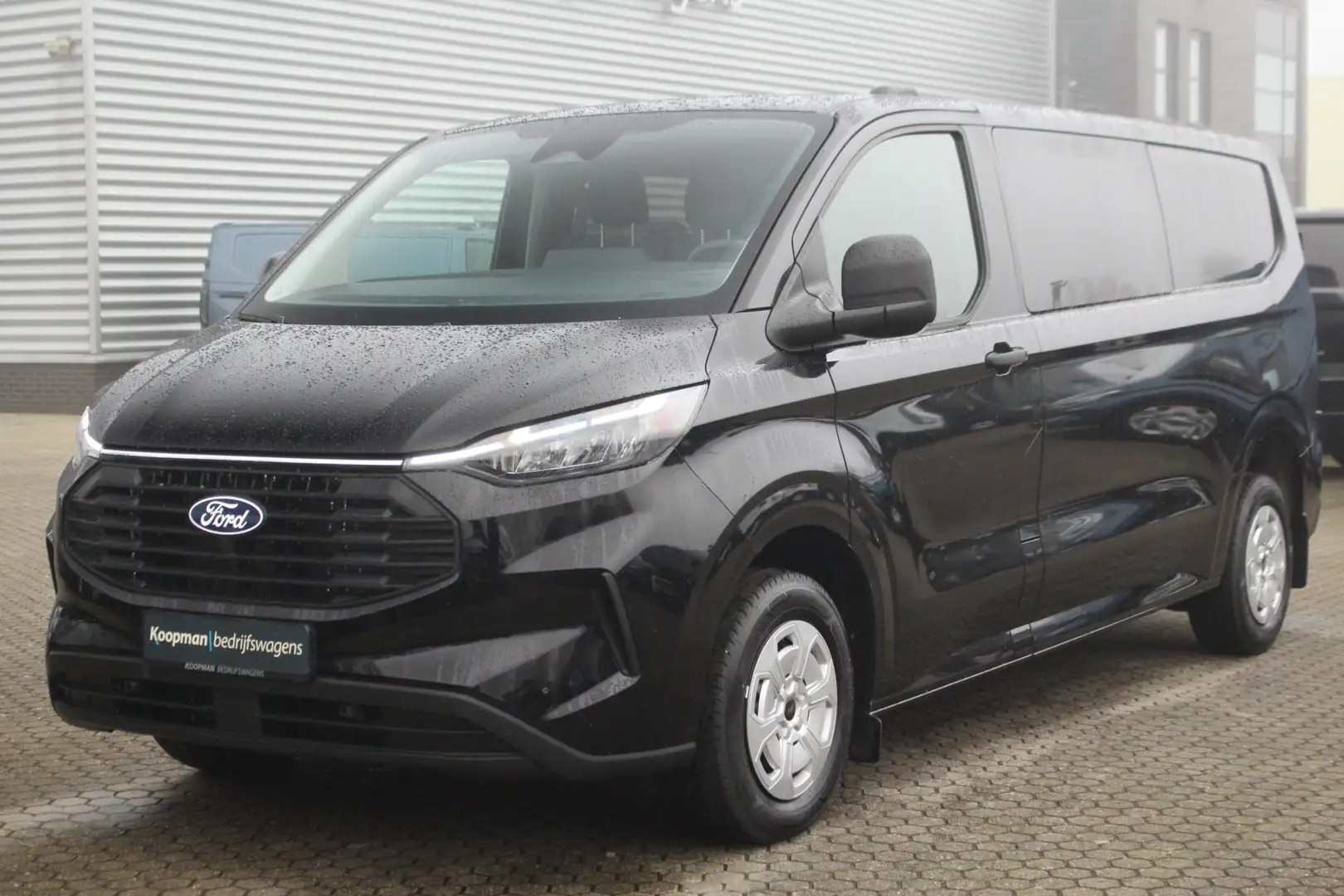 Ford Transit Custom 320 2.0TDCI 136pk L2H1 Trend DC | 6-Zits | Sync 4 Zwart - 2