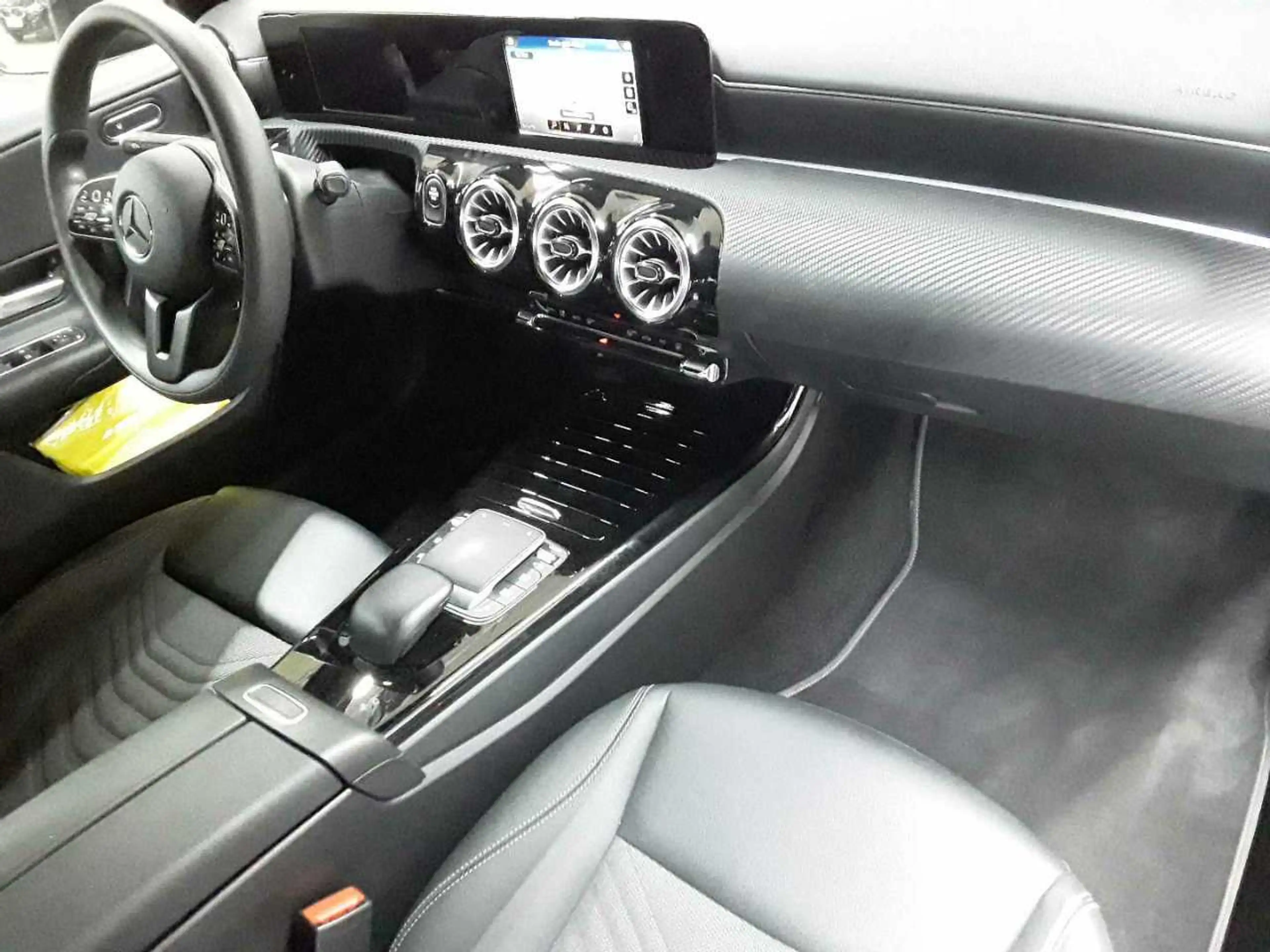 Mercedes-Benz A 250 A 250 e 8G-Style BusiP MBUX Sound — photo 9