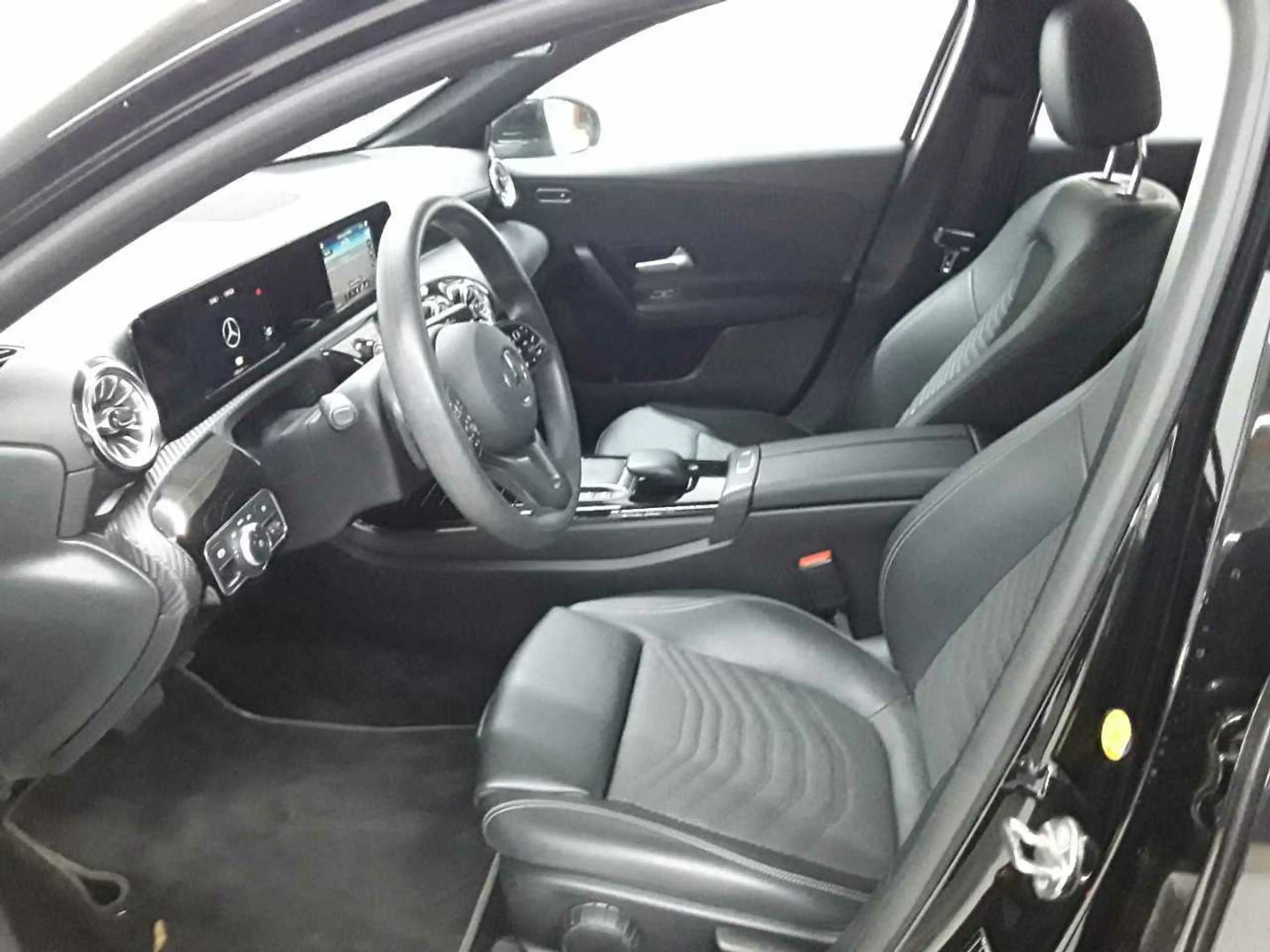Mercedes-Benz A 250 A 250 e 8G-Style BusiP MBUX Sound — photo 7