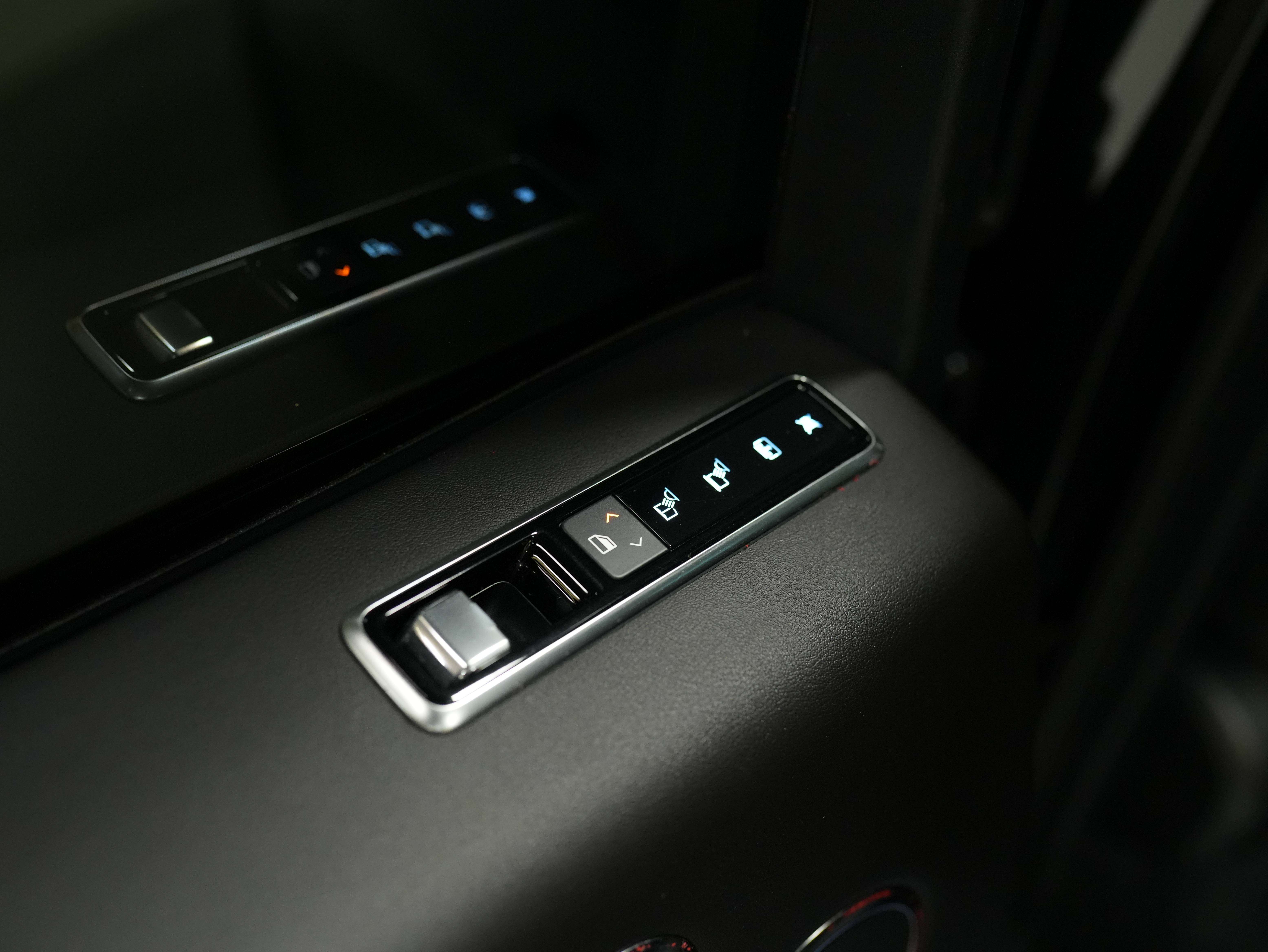 used 2021 Land Rover Range Rover car, priced at $59,900