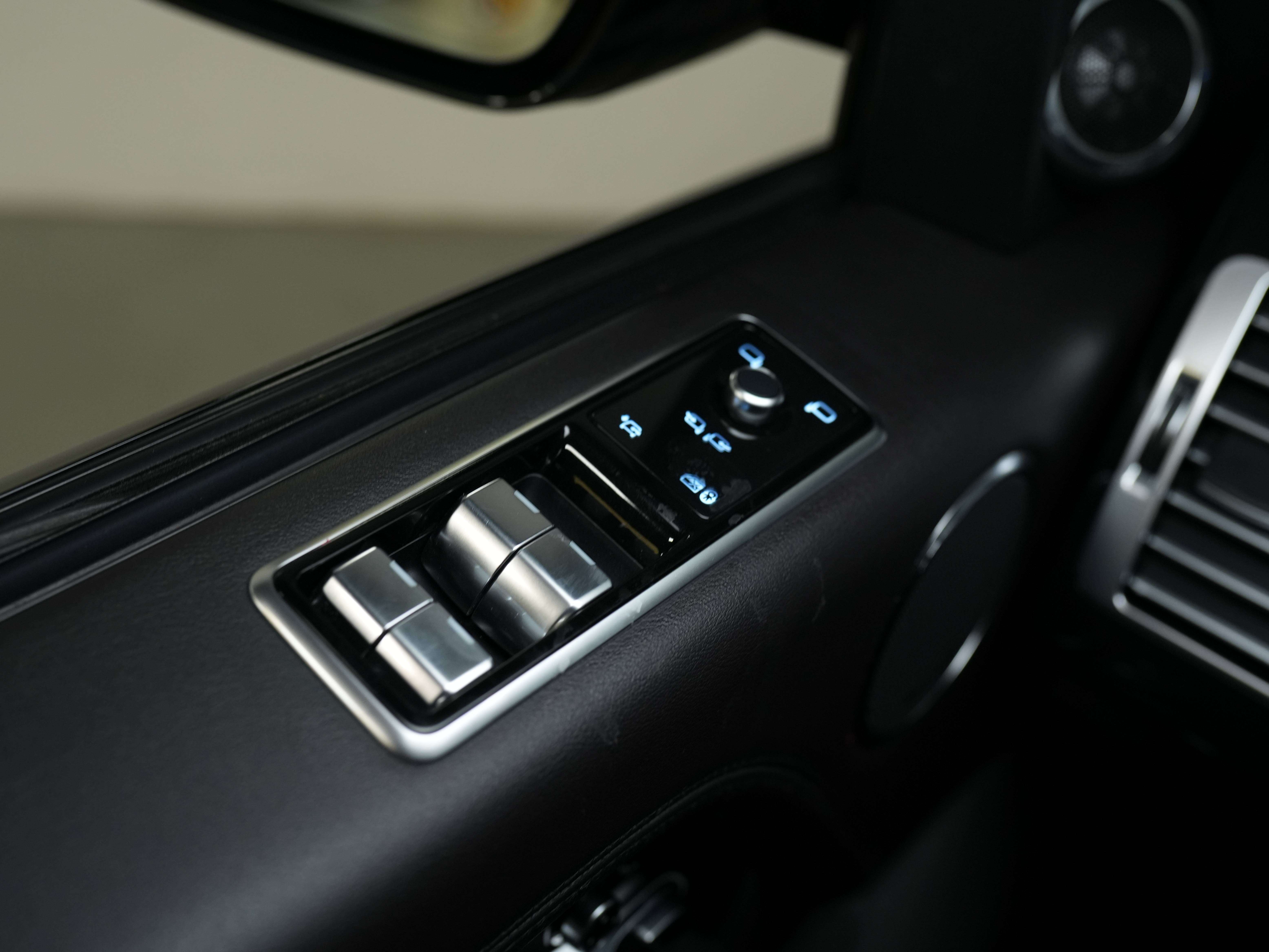 used 2021 Land Rover Range Rover car, priced at $59,900