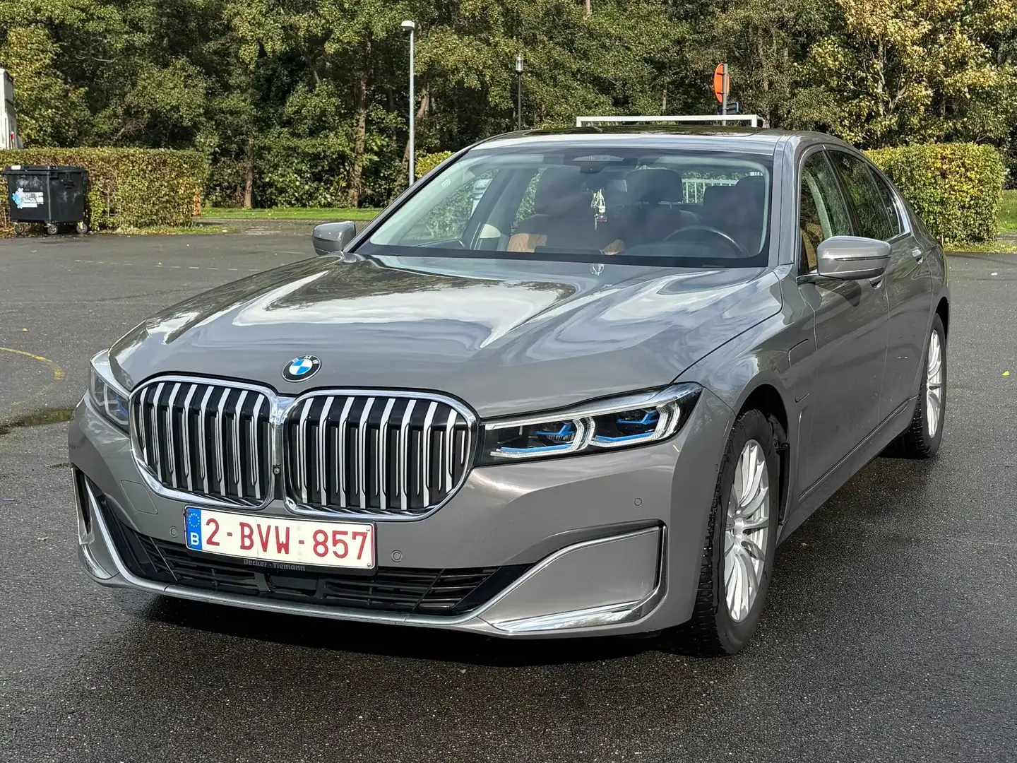 BMW 745 745e iPerformance Limousine Beżowy - 1