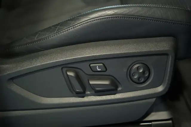 Audi SQ5 view 15