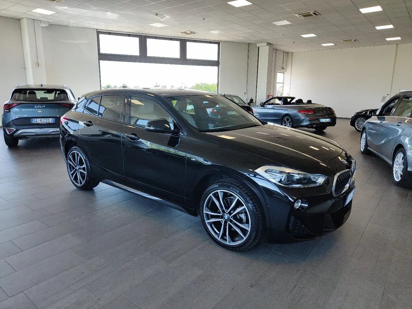 BMW X2 sDrive18d Msport Auto Navi Pelle FariLED Cerchi 19 Zwart - 2