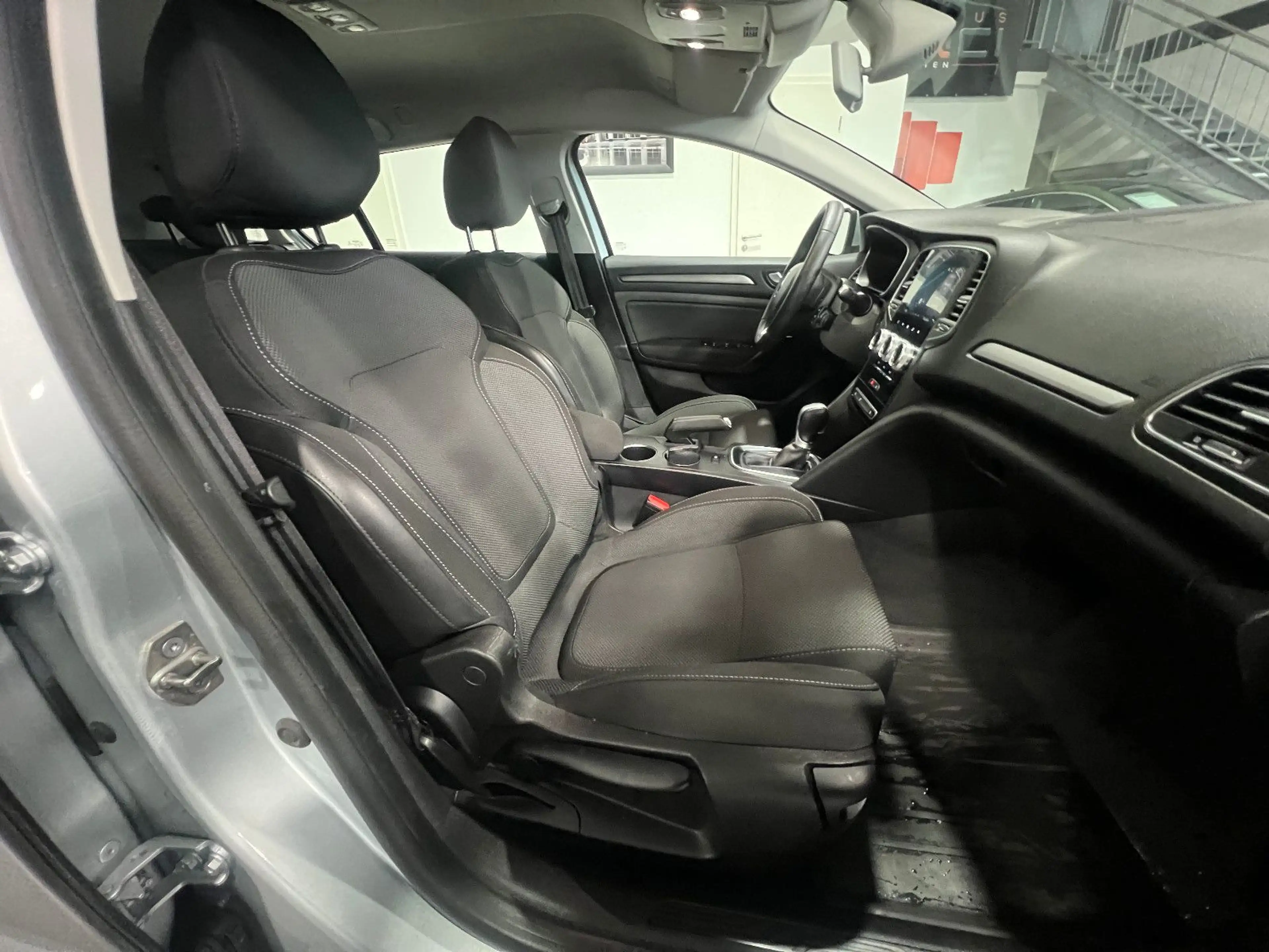 Renault Megane IV 1.5 dCi Grandtour **LED*Navi*Kamera** — photo 14