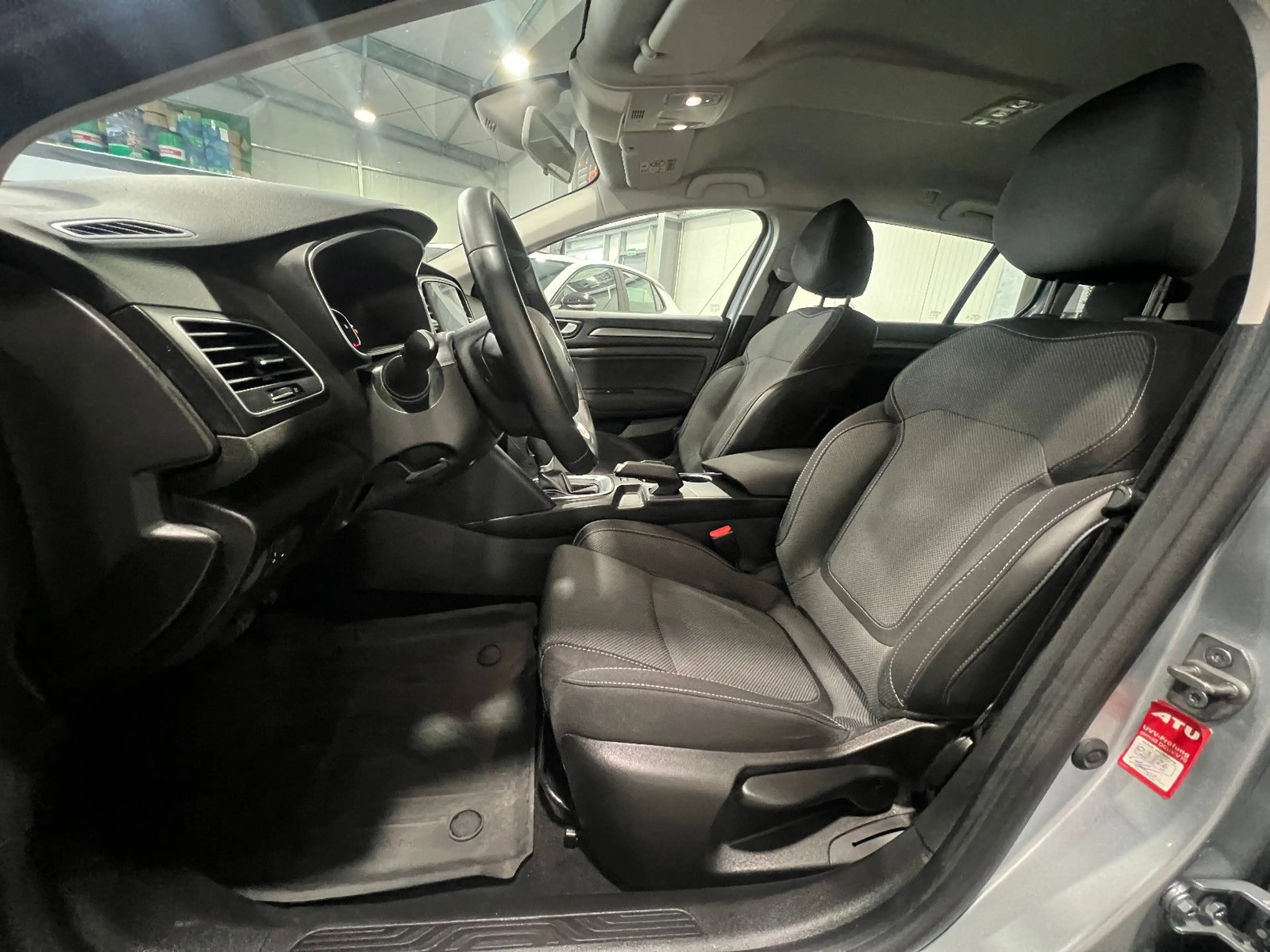 Renault Megane IV 1.5 dCi Grandtour **LED*Navi*Kamera** — photo 13