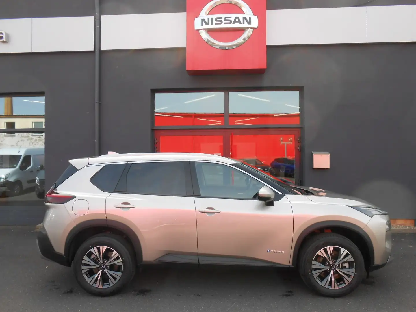 Nissan X-Trail N-Connecta 4x4*e-Power*Prodrive*Navi* Silber - 2