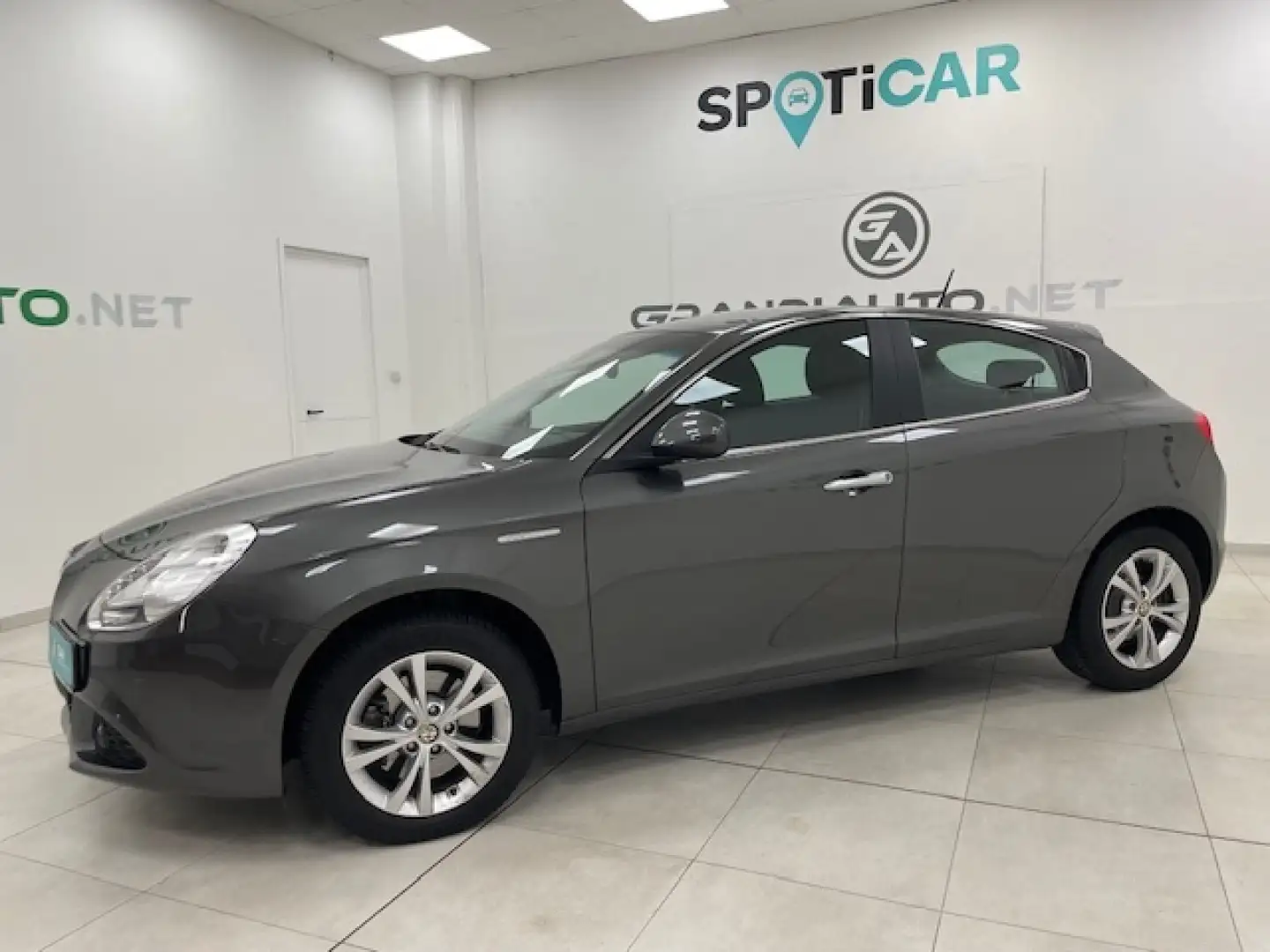 Alfa Romeo Giulietta III 2010 -  2.0 jtdm(2) Distinctive 170cv Grau - 2