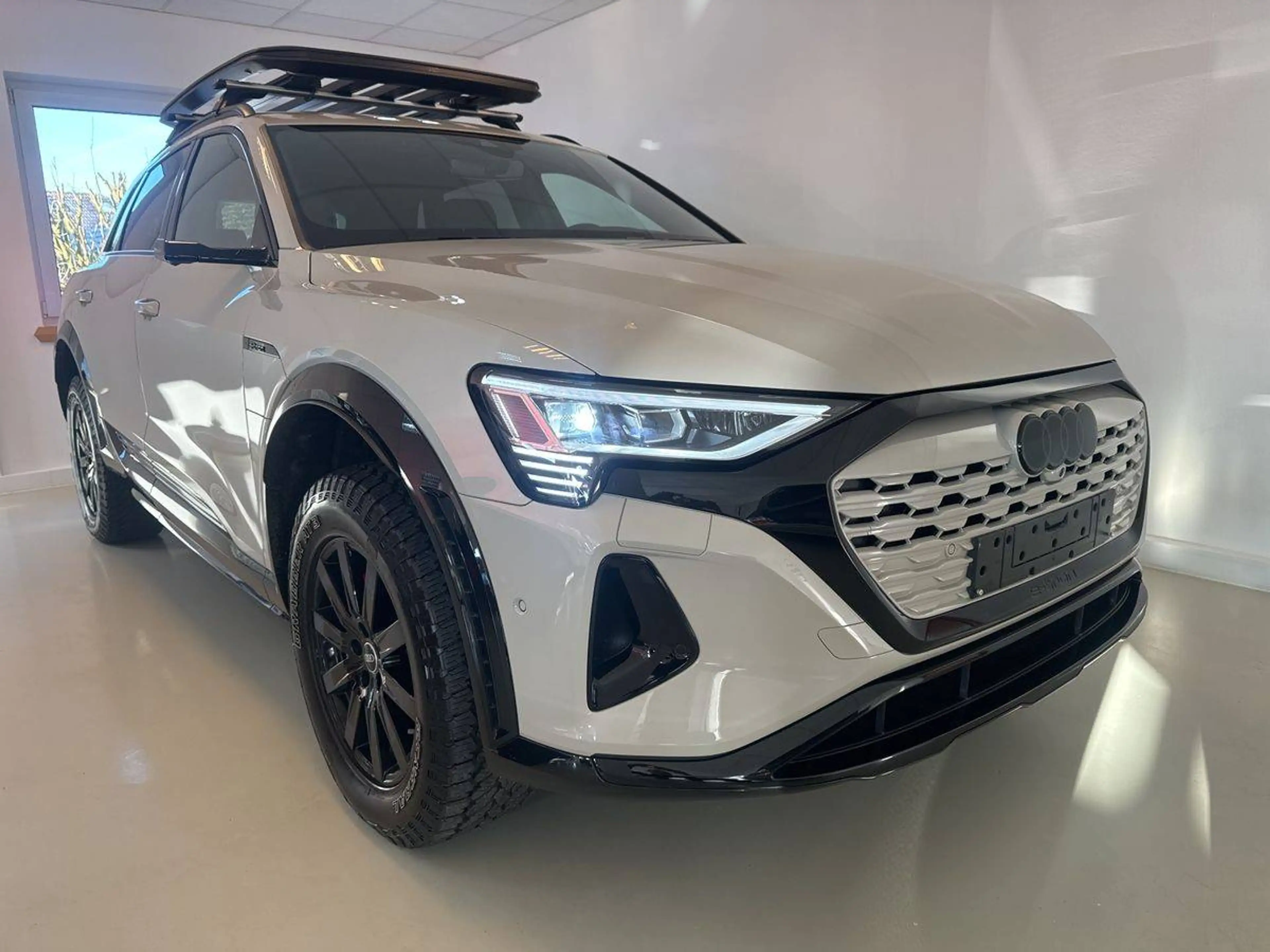 Audi Q8 e-tron 50 quattro advanced — photo 6