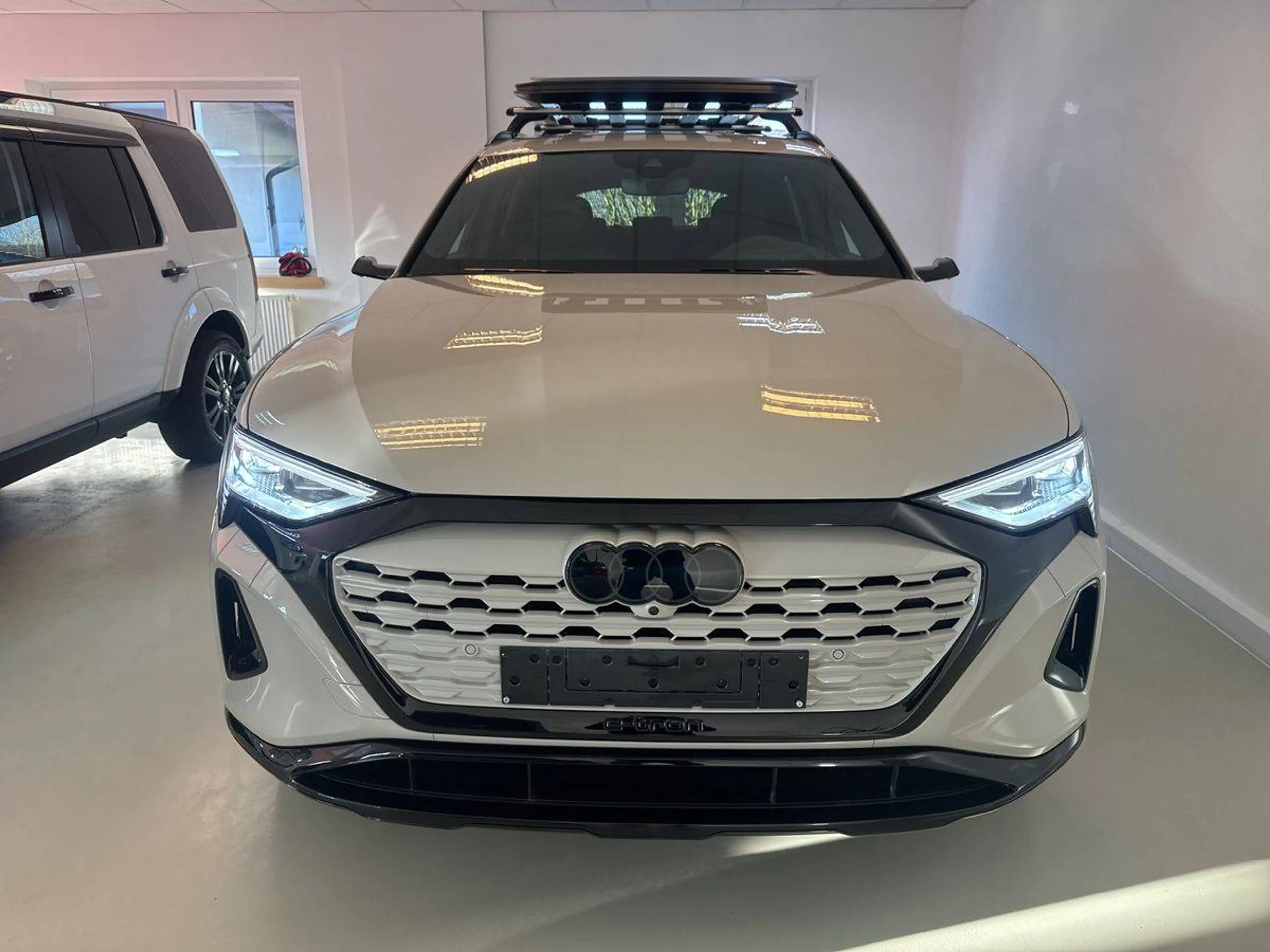 Audi Q8 e-tron 50 quattro advanced — photo 7